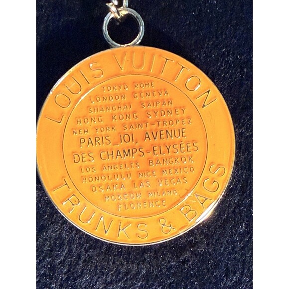 Unbranded Gold/Orange Trunks/Bags Round Charm w/Gold Tone Unbranded 18” Necklace - Picture 2 of 7